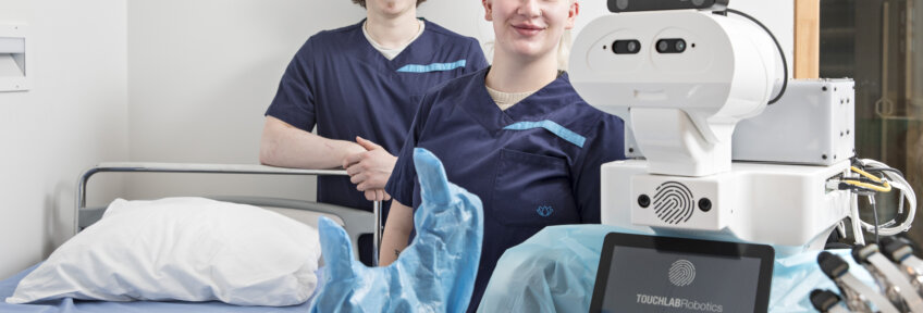 Valkky_with_nurses_Copyright_ForumViriumHelsinki